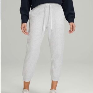 Lululemon Scuba High-rise Cropped Jogger